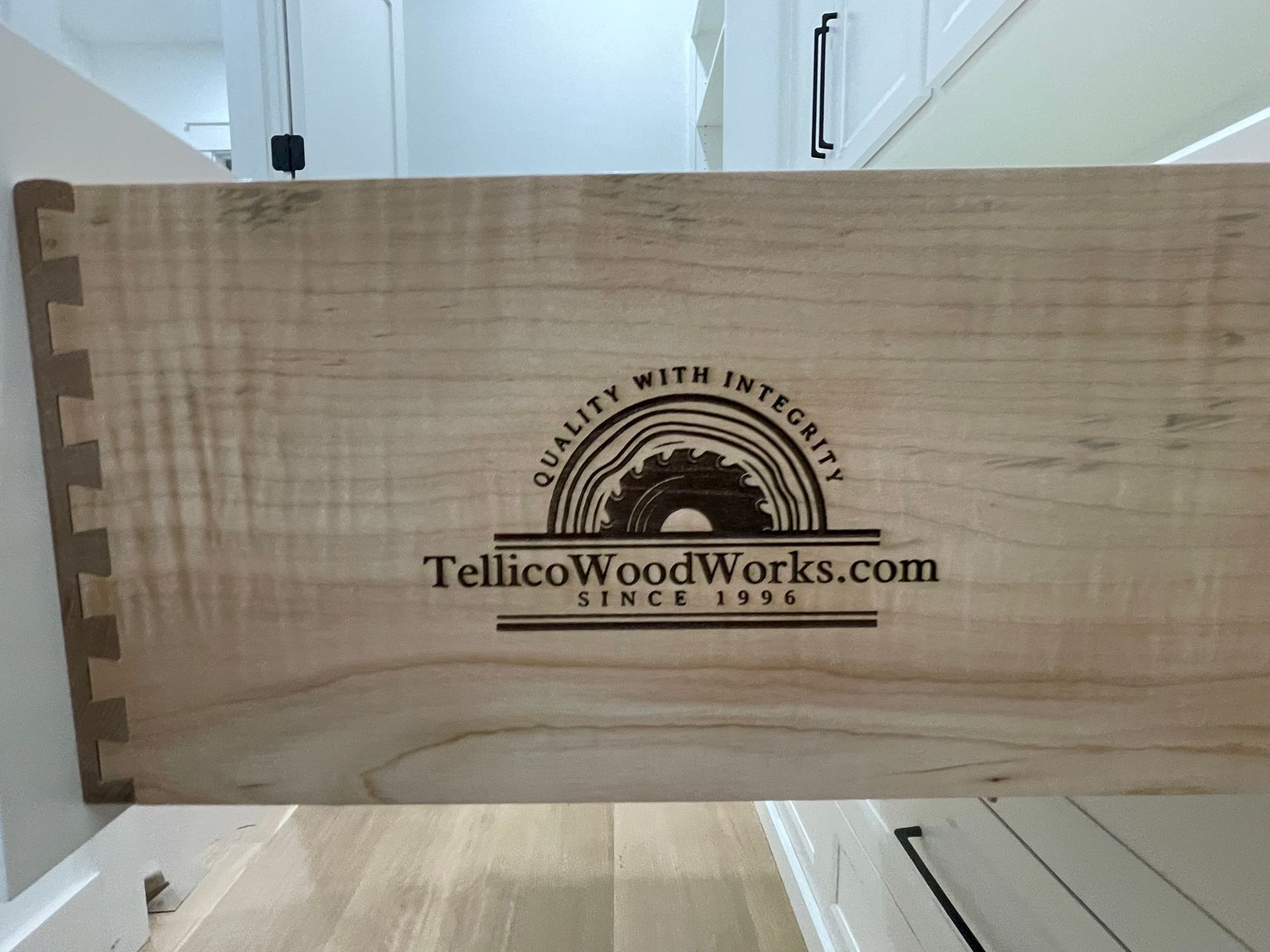 Drawer interior with dovetail joints and 