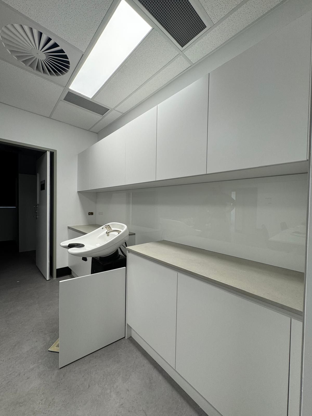 A Sink in The Middle of The Room — Reflect Glass In Tuggerah, NSW