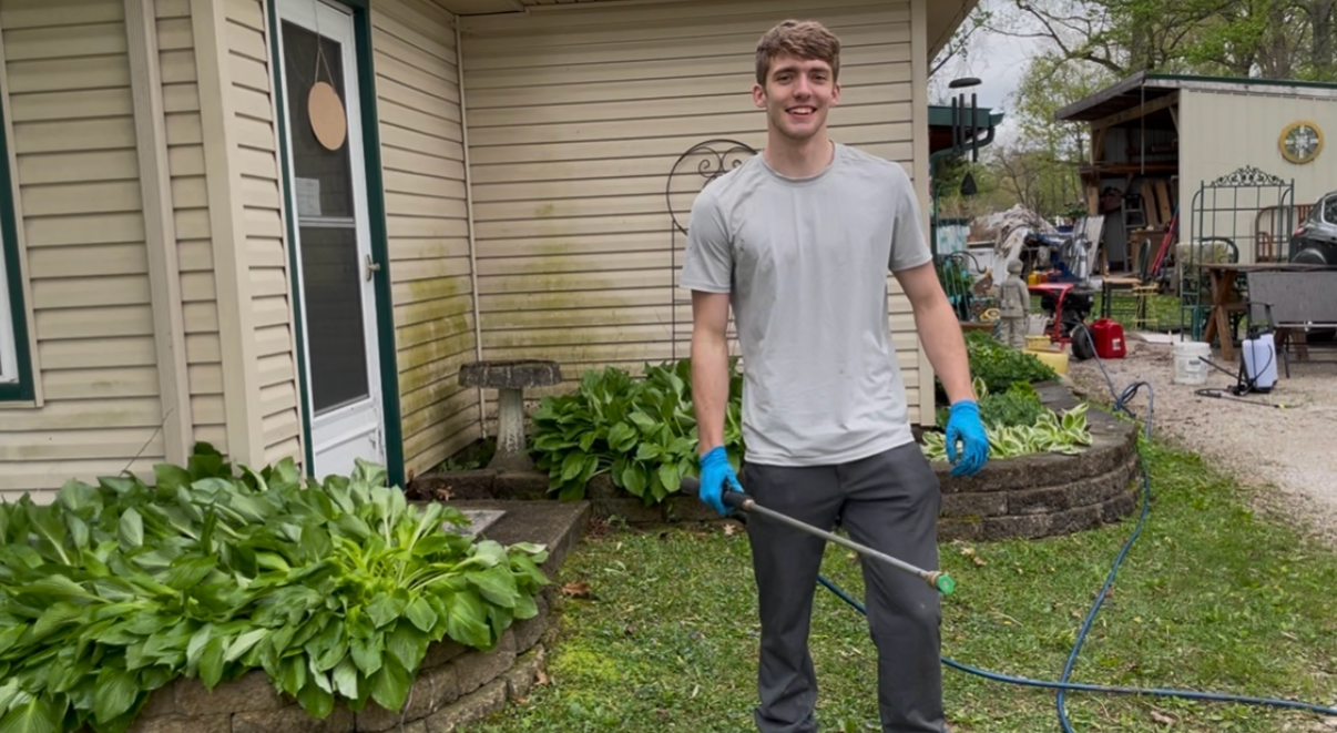 washing a home, satisfied customers