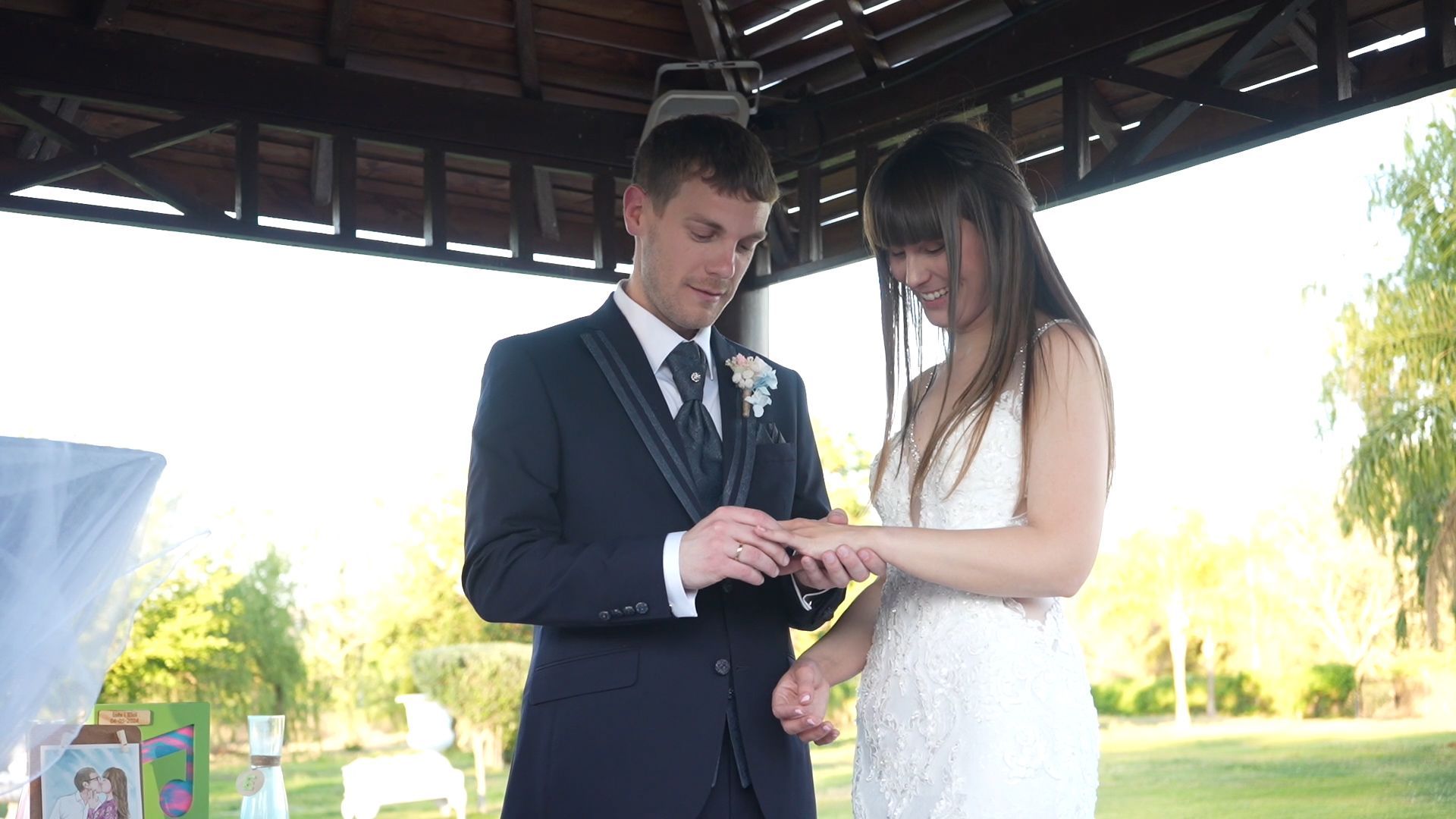 Video resumen de la boda de Inés y Eloy. Editado y proyectado en pantalla grande el mismo día de la boda.