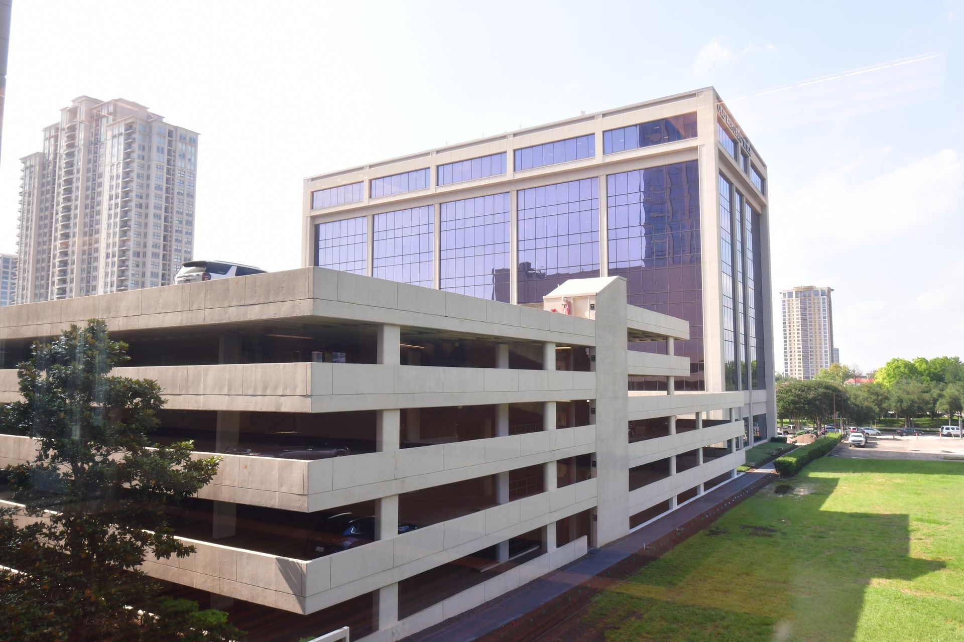 Picture of 777 Post Oak from parking garage area