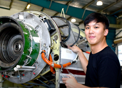 飛行機師、自訓機師、培訓機師、機師怎麼考、職訓課程、女生考機師、CPL商用飛行機師證照、機師薪水、中華航空、華信航空、台灣虎航、長榮航空、星宇航空培訓飛行機師