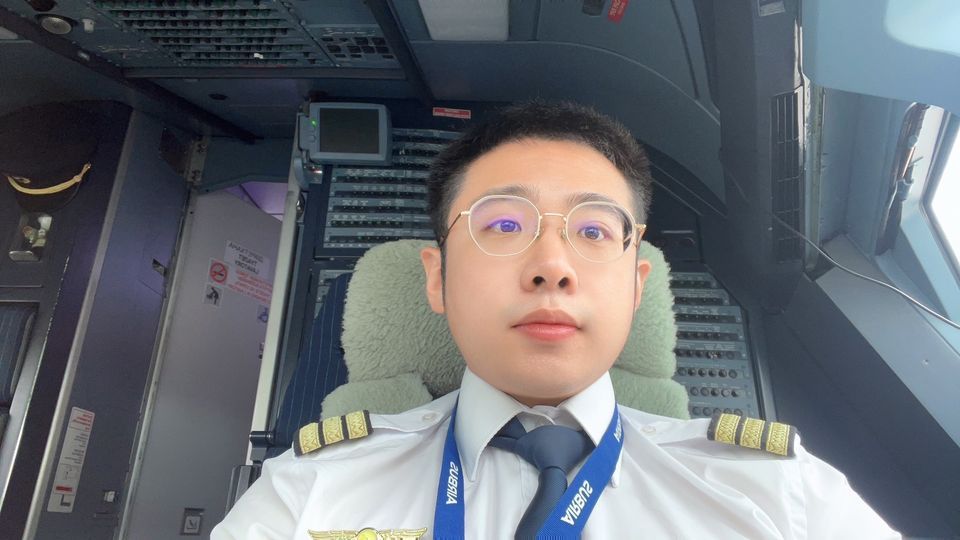 Air Astana Airlines航空飛行機師、飛機修護、飛機維修、國際飛機修護學校