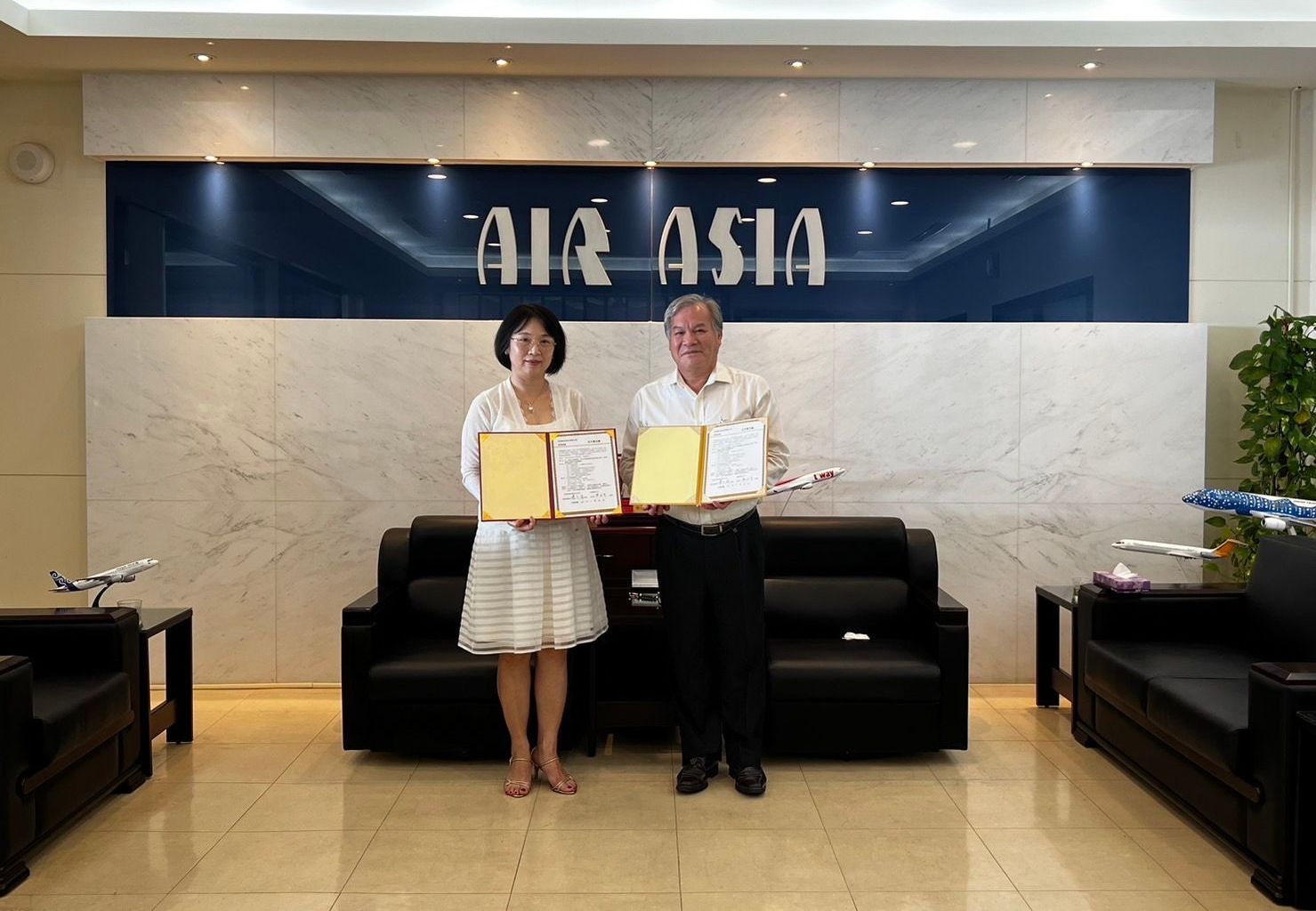 飛行機師、自訓機師、培訓機師、飛機修護、飛機維修、丙級飛機修護證照、乙級飛機修護證照、航空補習班、職訓課程、免費課程、空服、空姐、空少、空服怎麼考、空姐補習班、航空補習班、地勤、地勤怎麼考、地勤補習班