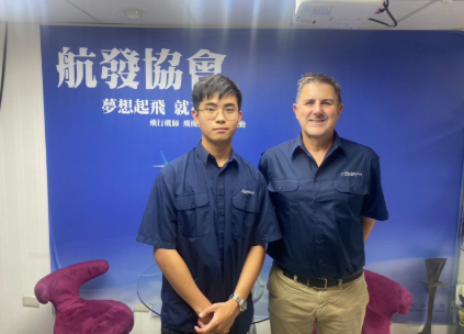 飛行機師、自訓機師、培訓機師、機師怎麼考、職訓課程、女生考機師、CPL商用飛行機師證照、機師薪水、中華航空、華信航空、台灣虎航、長榮航空、星宇航空培訓飛行機師