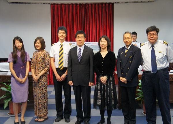 飛行機師、自訓機師、培訓機師、飛機修護、飛機維修、丙級飛機修護證照、乙級飛機修護證照、航空補習班、職訓課程、免費課程、空服、空姐、空少、空服怎麼考、空姐補習班、航空補習班、地勤、地勤怎麼考、地勤補習班