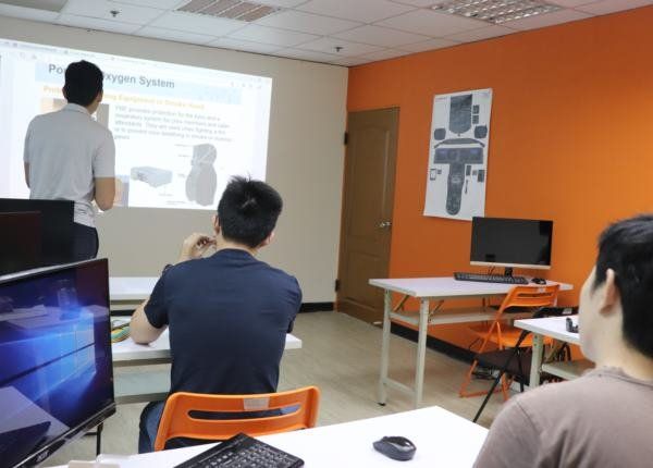 飛行機師、自訓機師、培訓機師、機師怎麼考、職訓課程