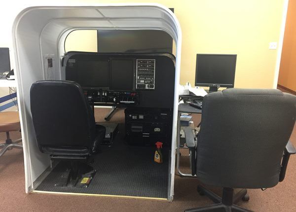 飛行學校、飛行機師、自訓機師、勞動部產業新尖兵課程