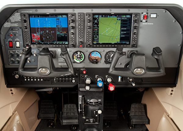 飛行學校、飛行機師、自訓機師、勞動部產業新尖兵課程