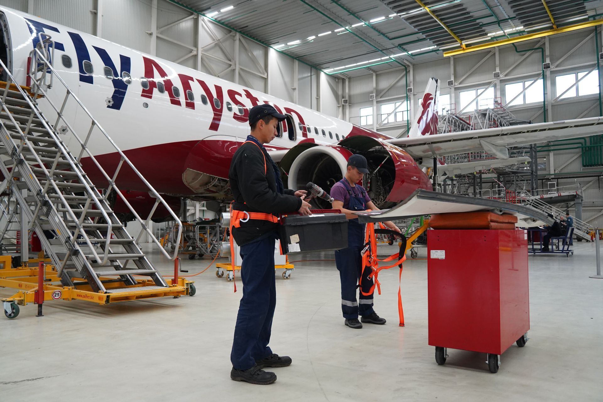 飛行機師、自訓機師、培訓機師、飛機修護、飛機維修、丙級飛機修護證照、乙級飛機修護證照、航空補習班、職訓課程、免費課程、空服、空姐、空少、空服怎麼考、空姐補習班、航空補習班、地勤、地勤怎麼考、地勤補習班
