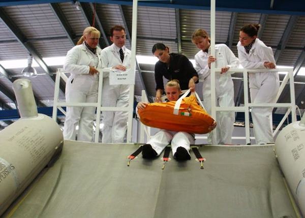 空服、空姐、空少、空服怎麼考、空姐補習班、航空補習班、地勤、地勤怎麼考、地勤補習班、職訓課程、免費課程、航空訂位證照