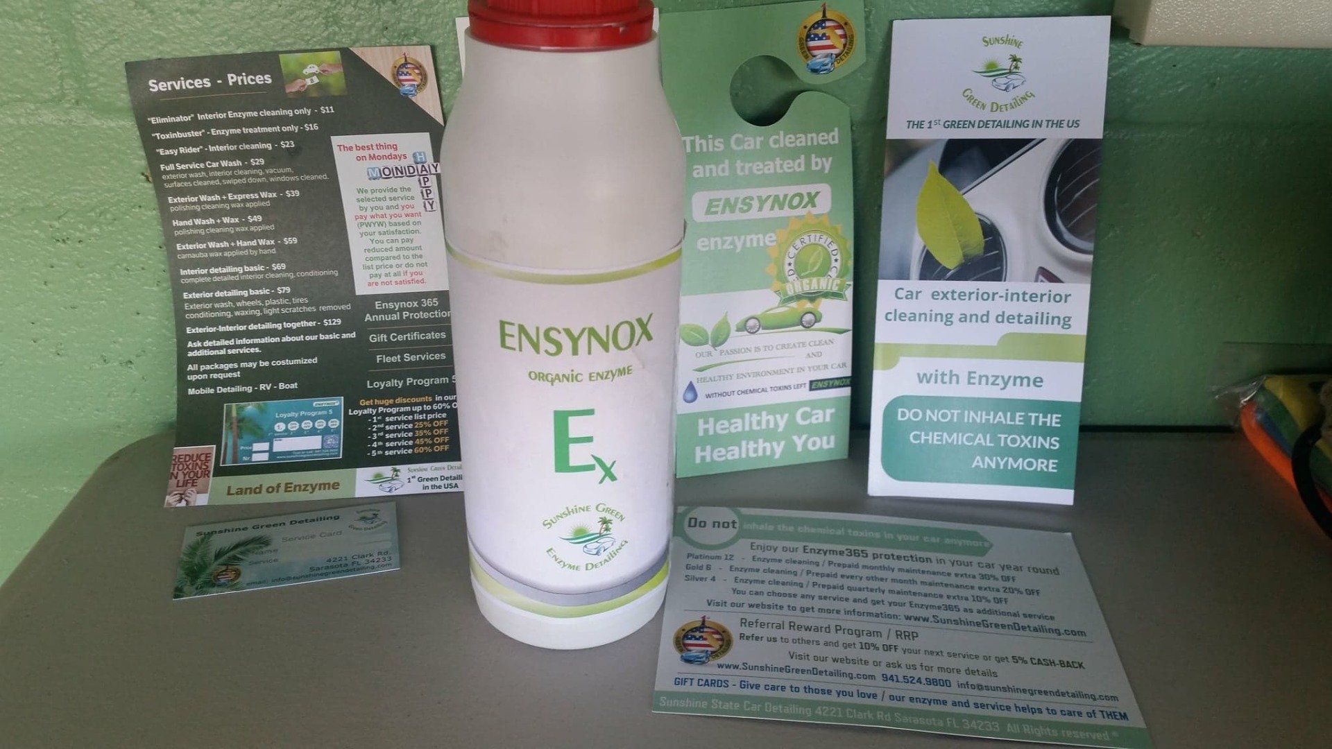 Ensynox enzymes are extracted from a winner combination of selected earthworms, mainly the special “Eisenia Foetida” species.