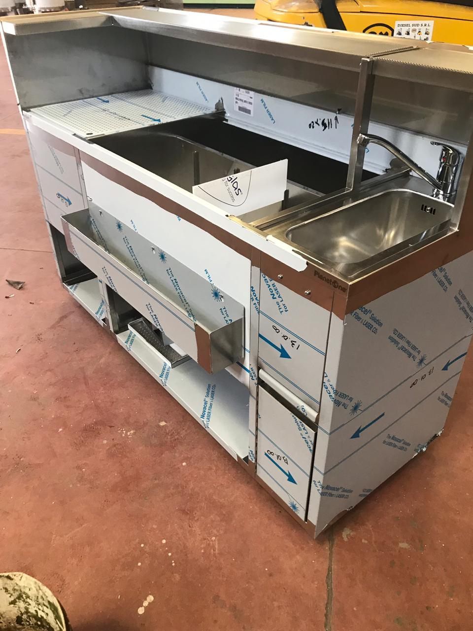 lavabo in acciaio inox