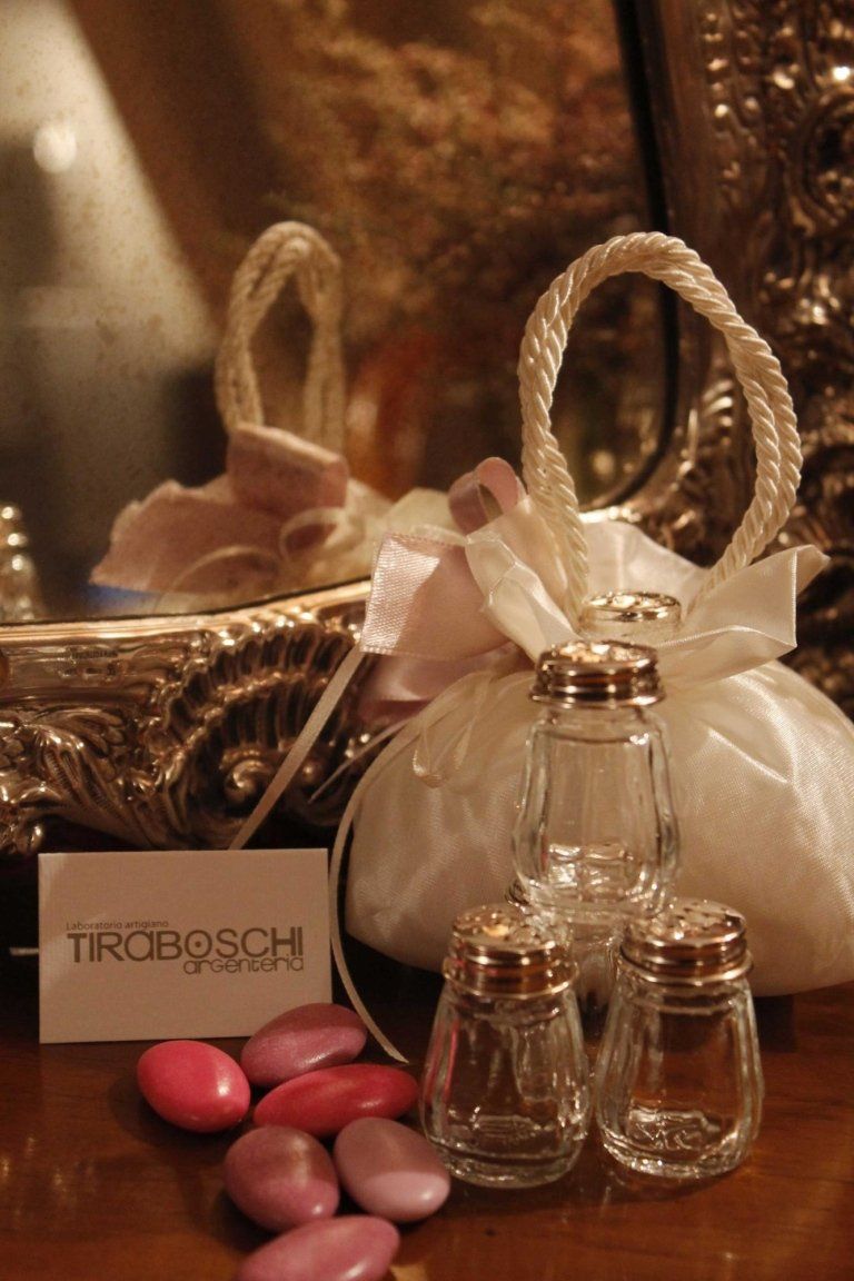 Bomboniera con confetti rosa