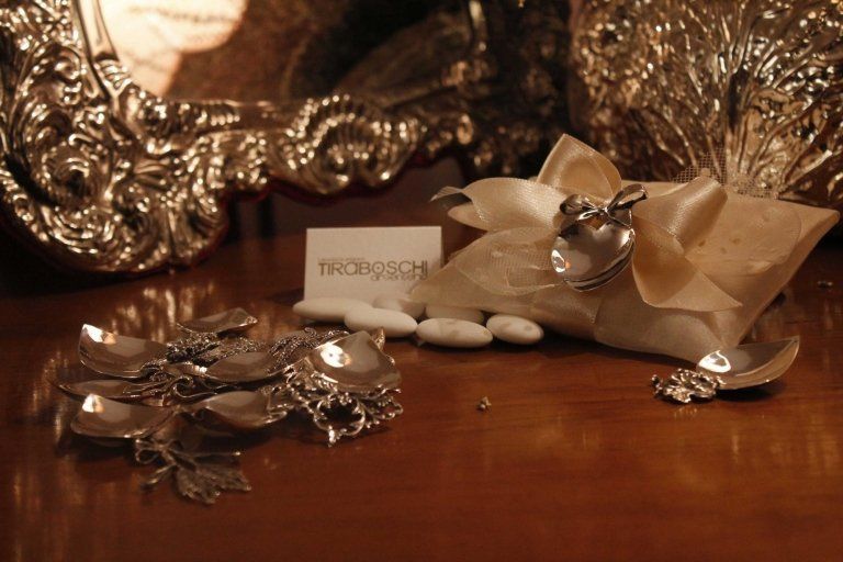 Bomboniere con inserti in argento