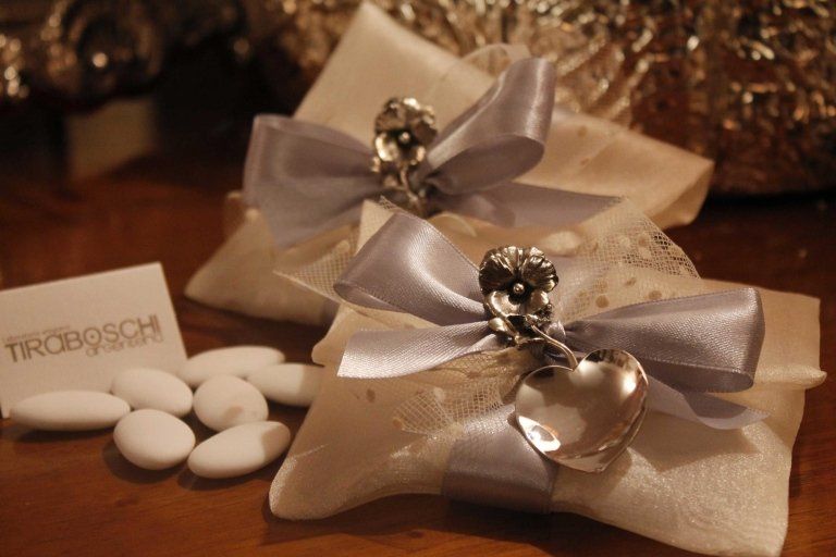 Bomboniere con inserti in argento