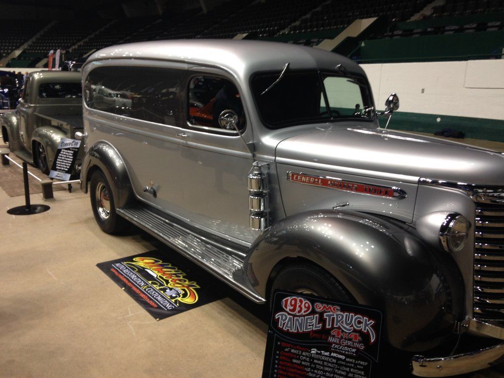 Build Cars — Gray Vintage Car in Long Lake, MN