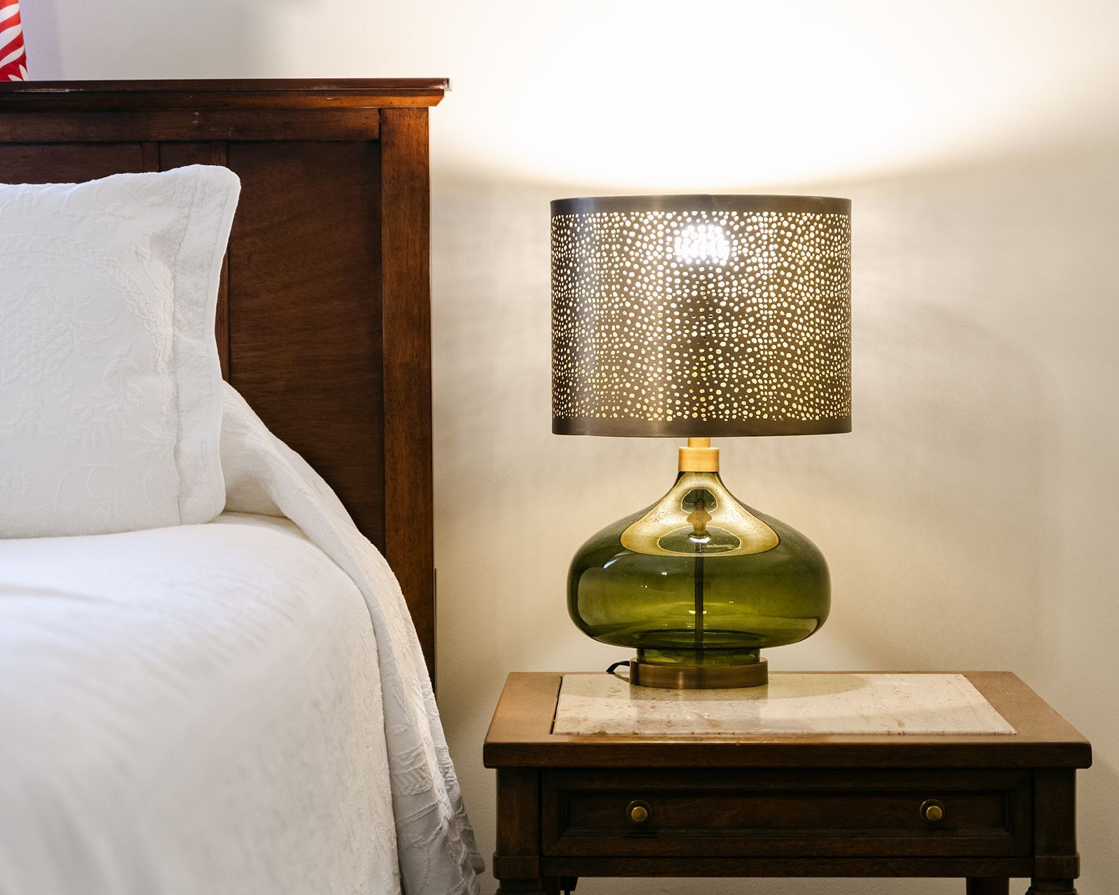 bedside-lamp