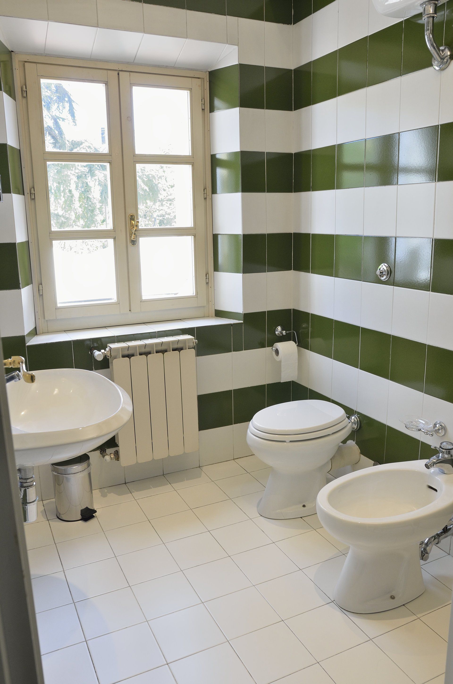 bagno nuovo di camera