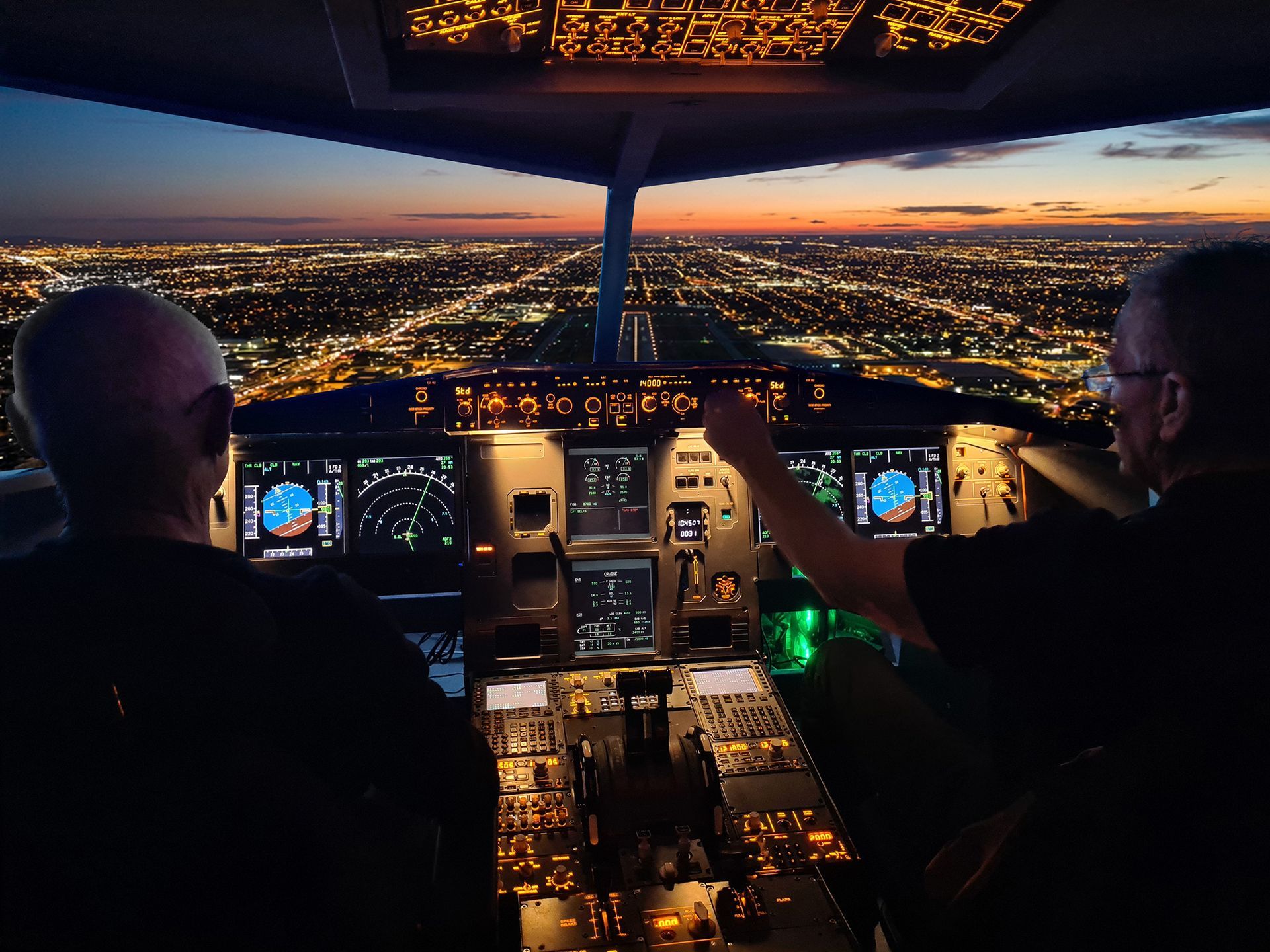 Vy från cockpit i vår  Airbus A320 flygsimulator.