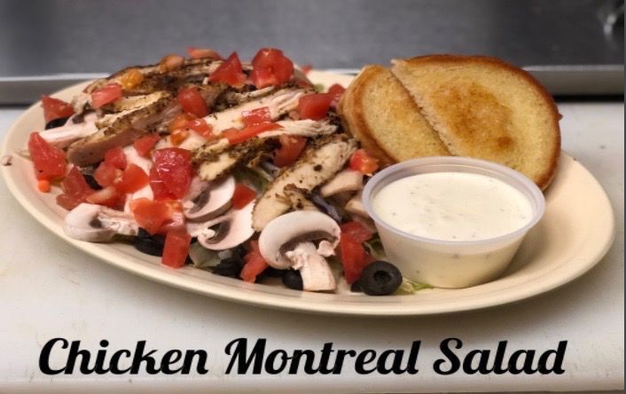 Chicken Montreal Salad — Boise, ID — Q's Billiards & Eatery