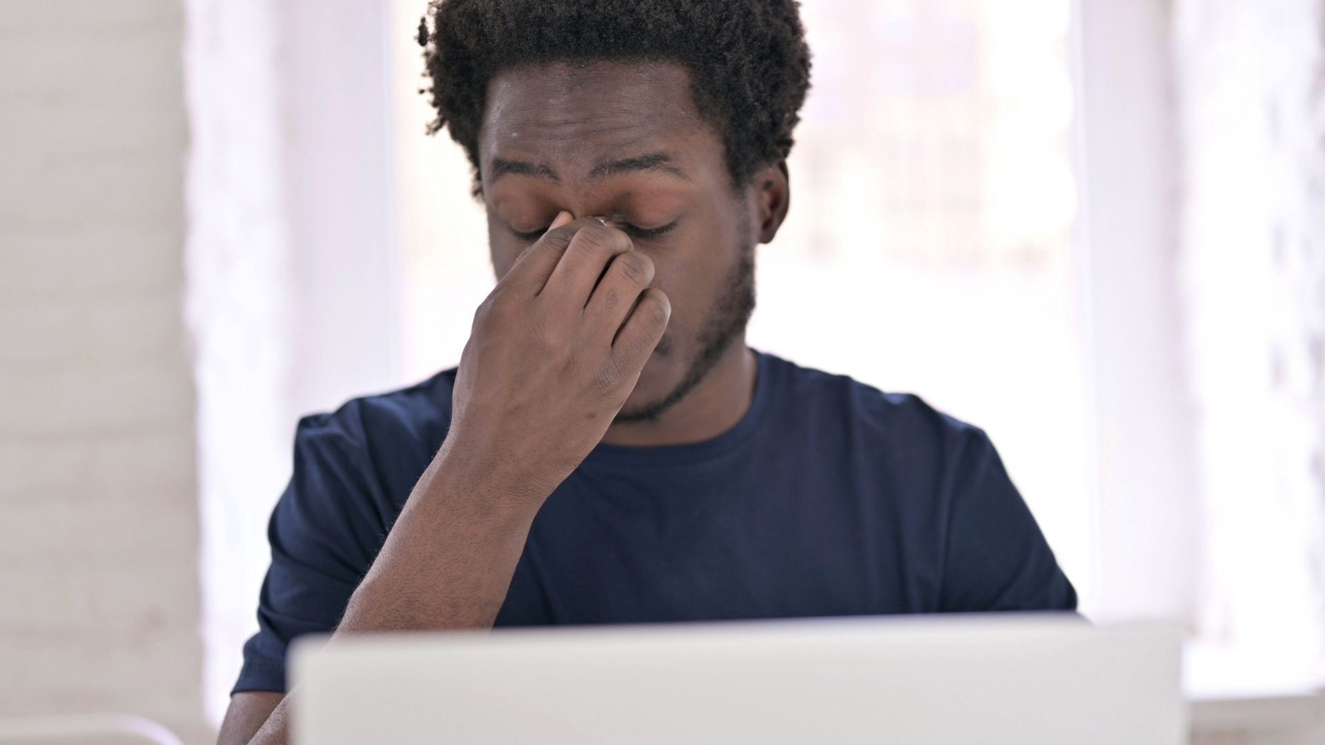 Can Rubbing Your Dry Eyes Be Harmful to Your Eye Health?