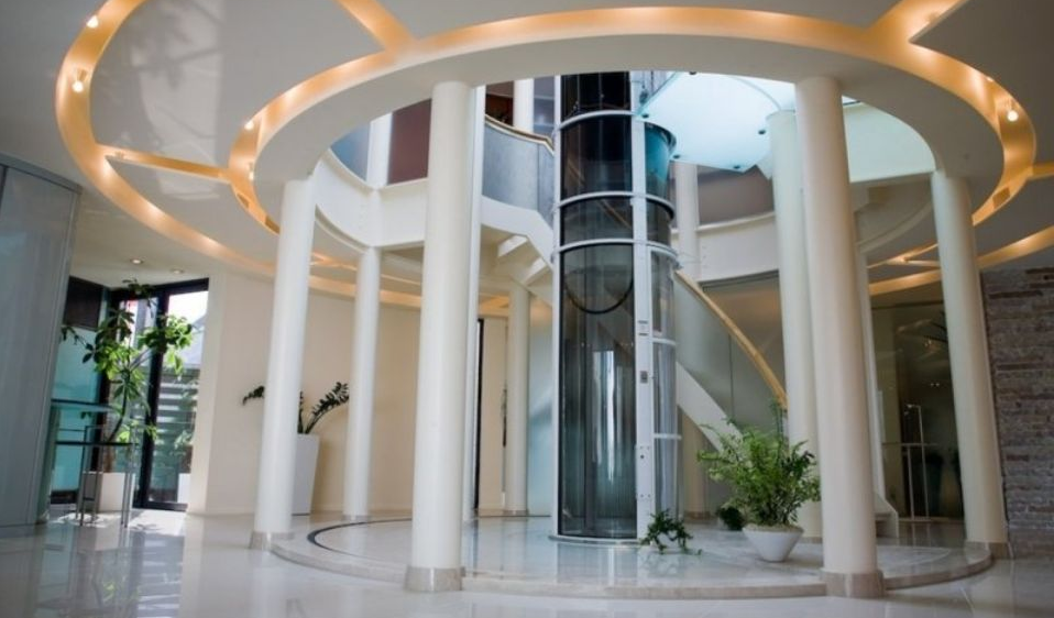 ascensore di un edificio pubblico