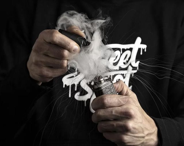 Redefining Your Smoking Experience | ROYAL VAPE