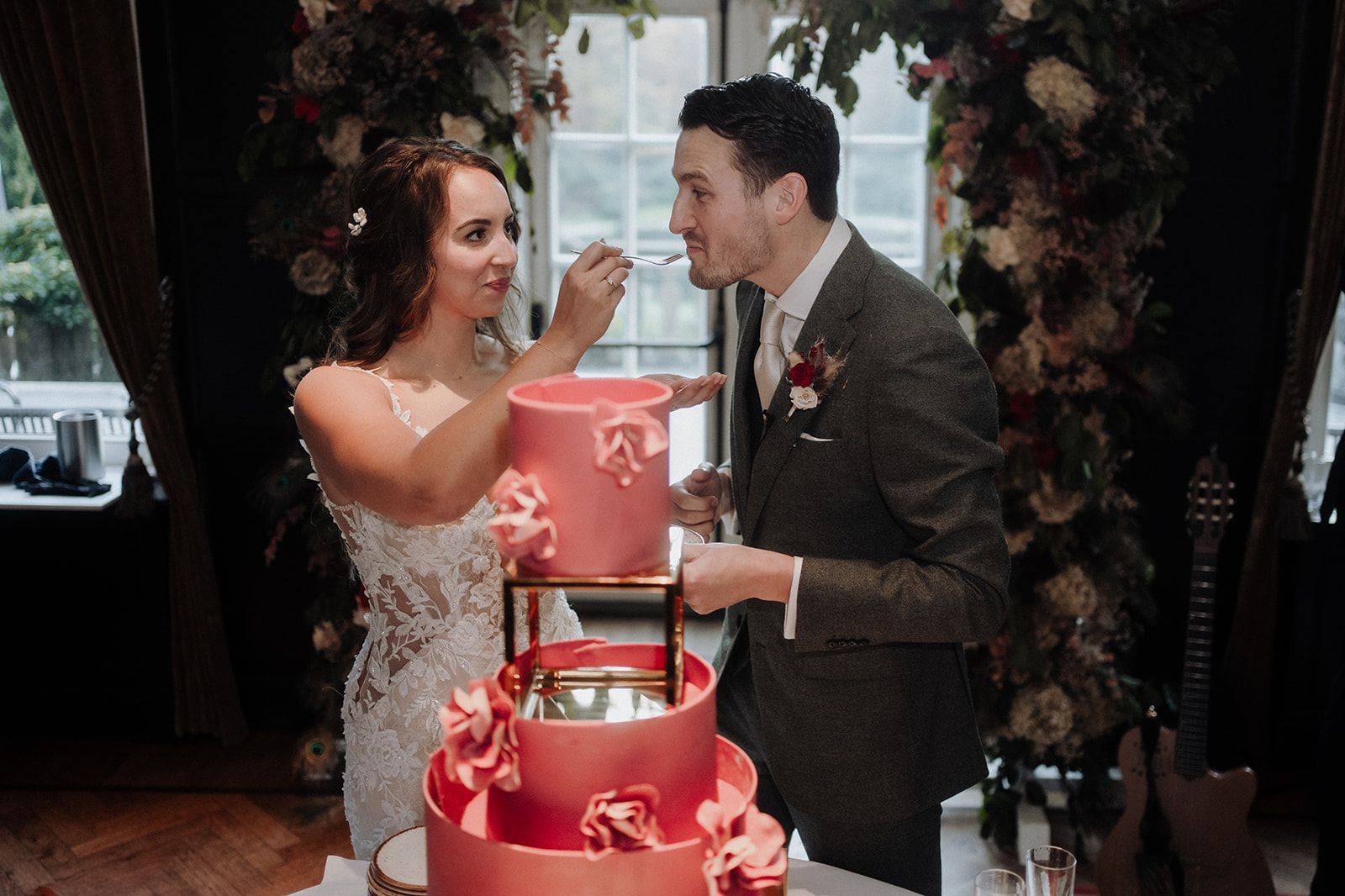 cake moment at a castle Sannaz Bakverhalen