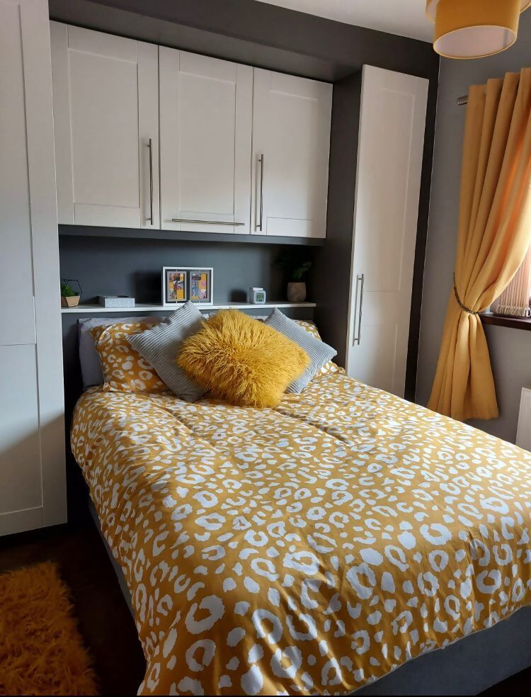 Contrasting Anthracite with Dove Grey Ash 1