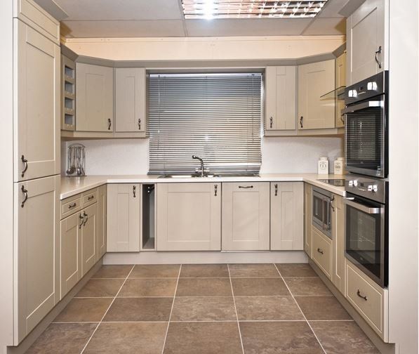 Dakar Wide Frame Shaker