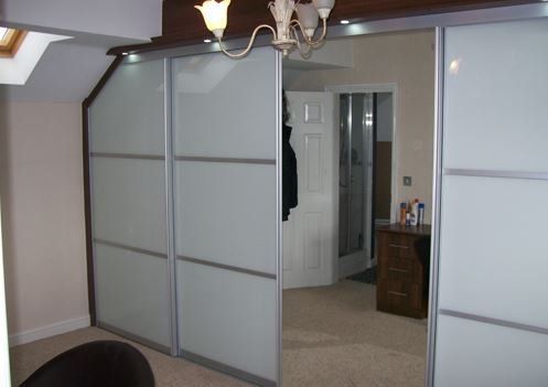 Peppermint White Glass and Mirror with Splitter Bars