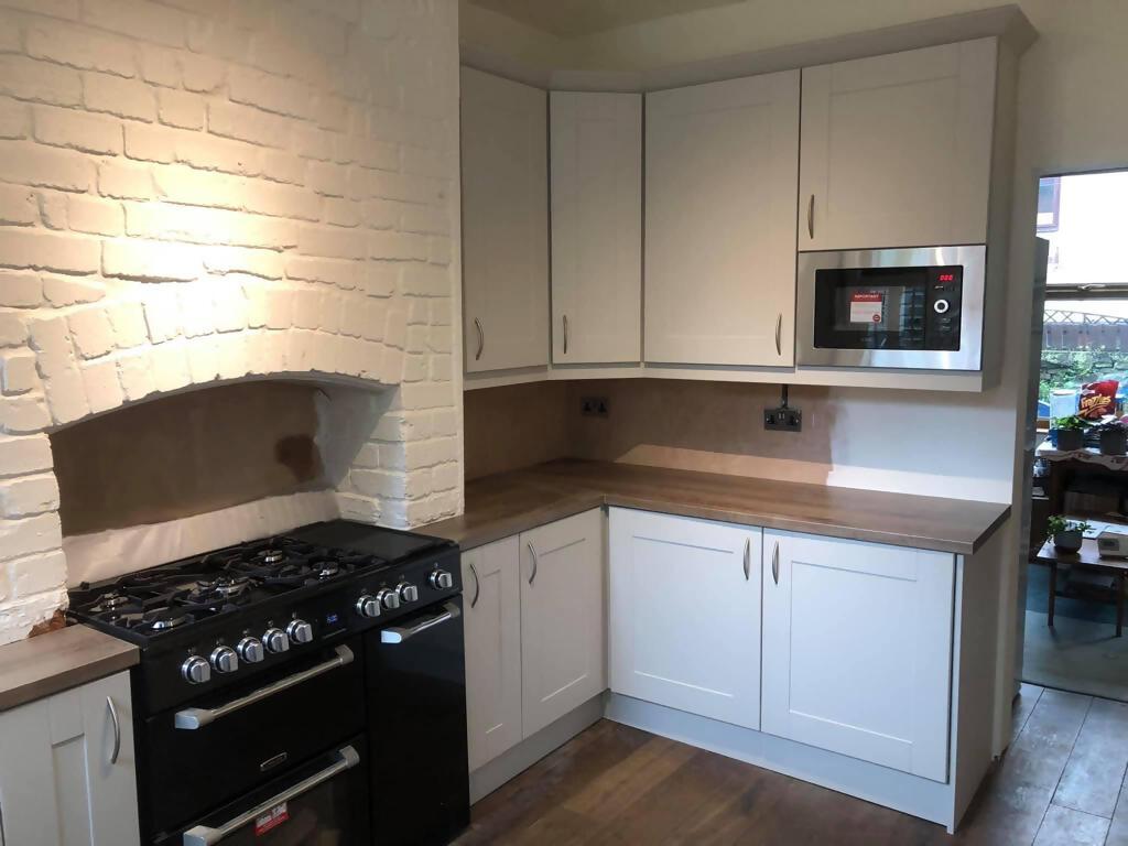 Traditional kitchen units