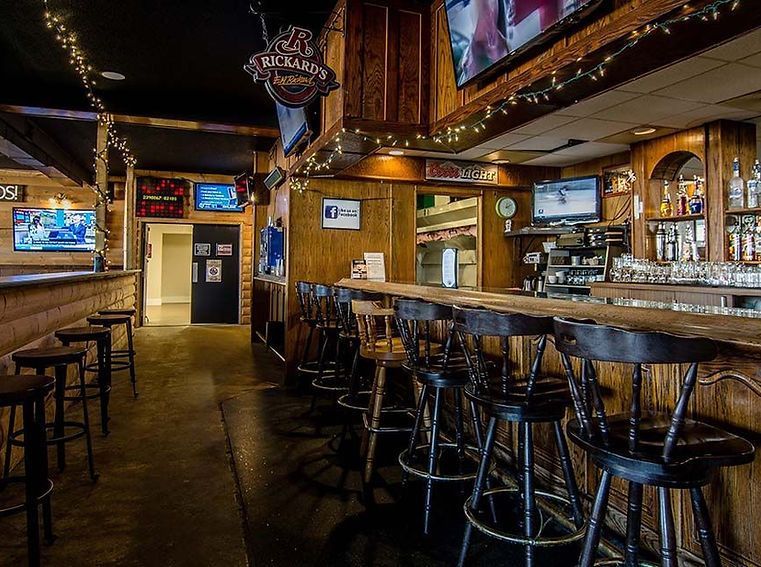 Nelly's Pub Great Atmosphere & Delicious Food