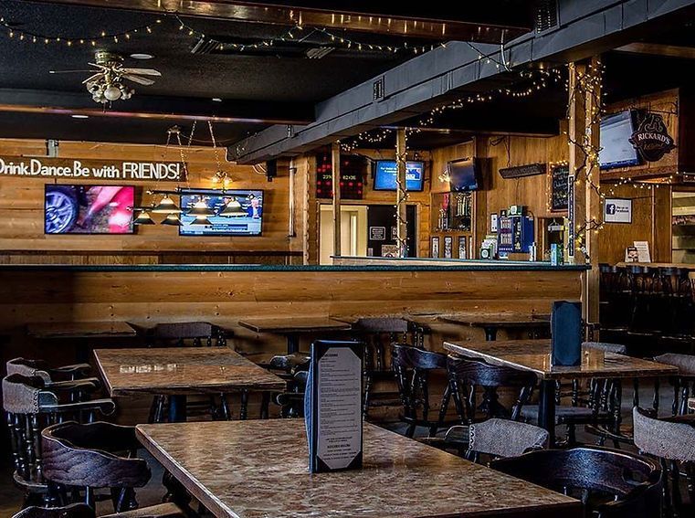 Nelly's Pub Great Atmosphere & Delicious Food