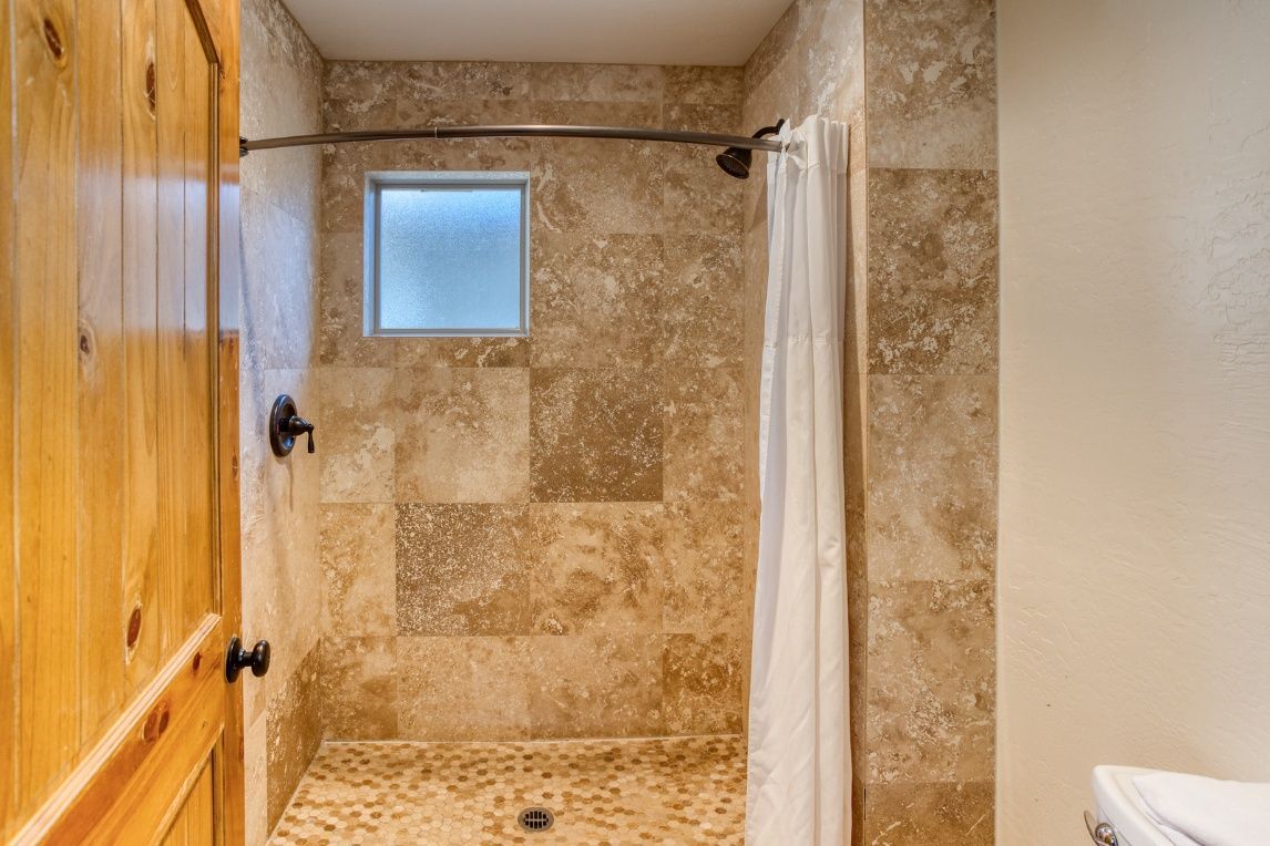 Cozy & Affordable Rooms Timber Lodge