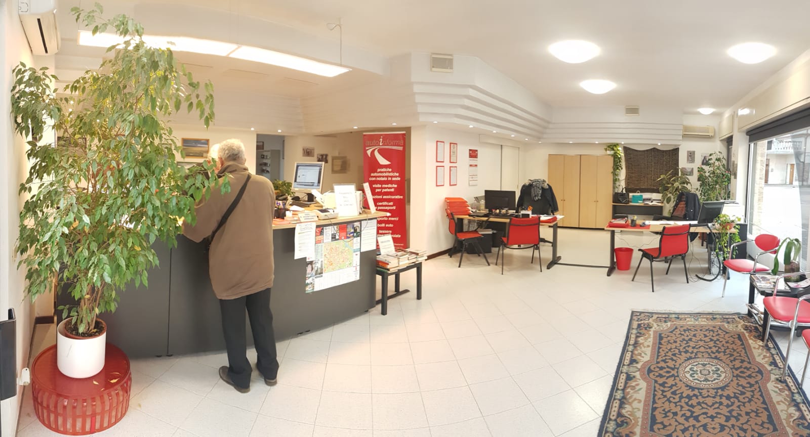 ingresso agenzia di pratiche auto