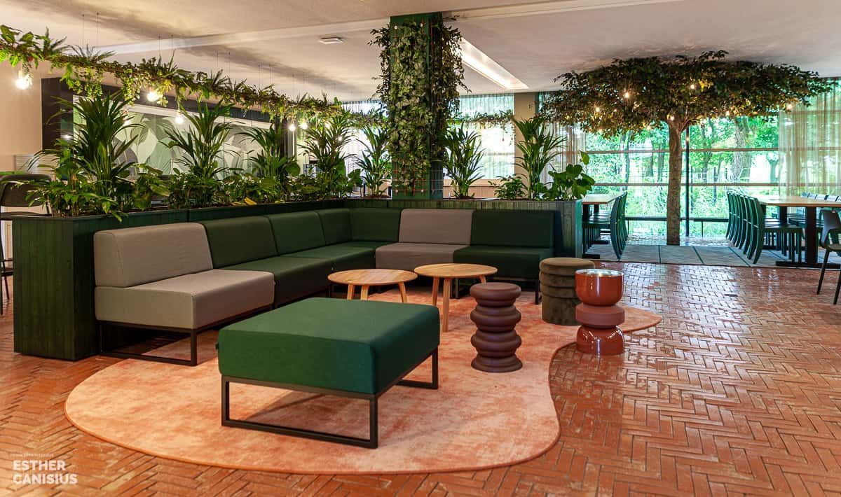Biophilic interieurontwerp, een werkcafé in Gouda waar je de hele dag wil zijn