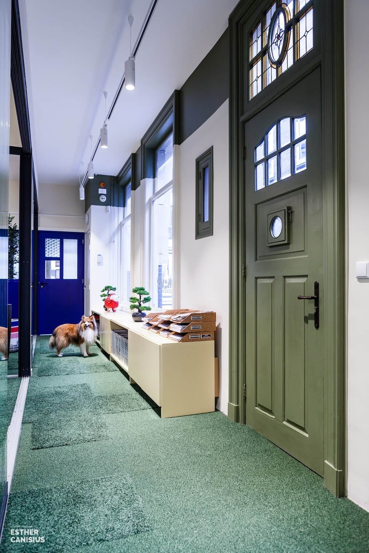 Kleurrijk interieurontwerp door Esther Canisius voor winkel van Hallo Dordrecht