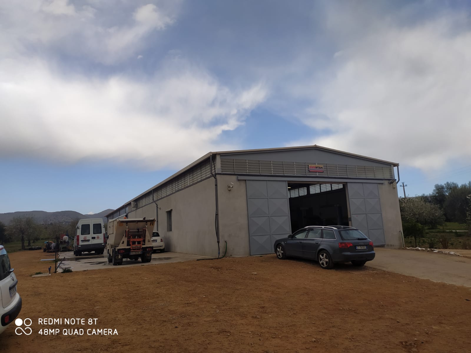 vista esterna auto officina