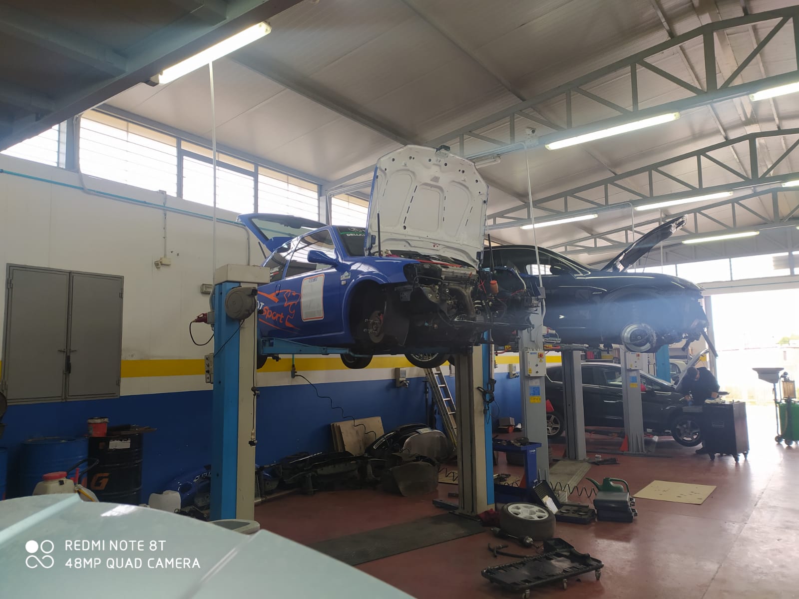 ponteggio mobile per riparazione auto