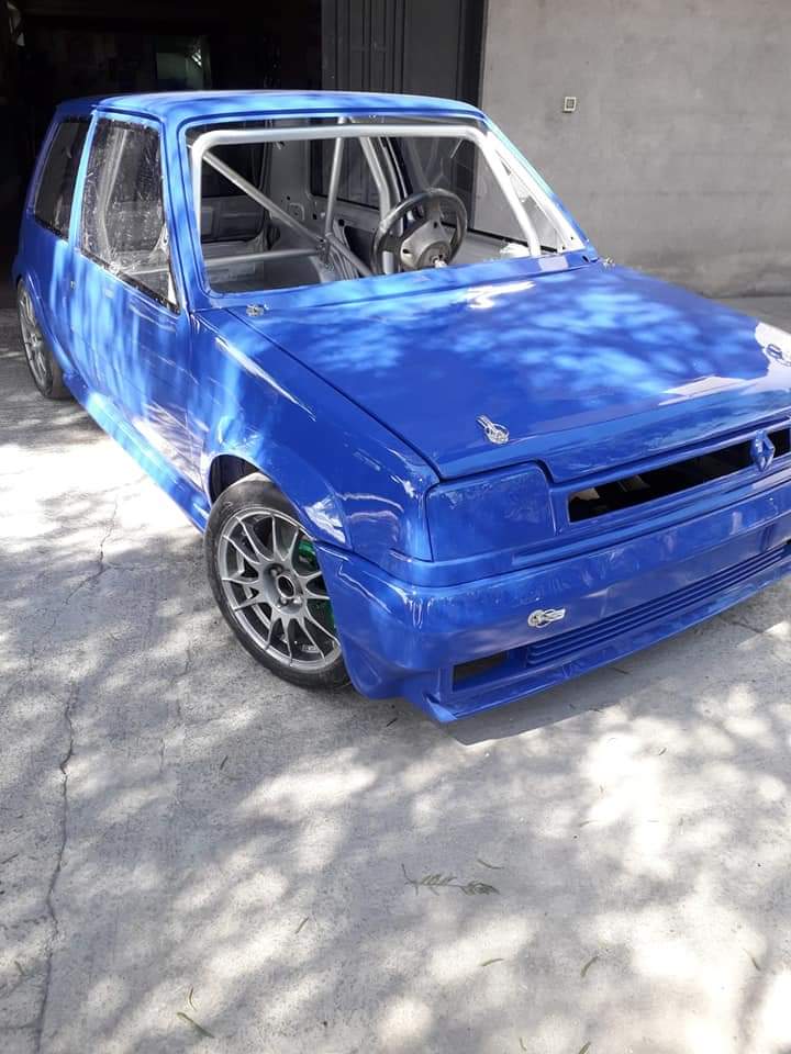 auto blu da riparare