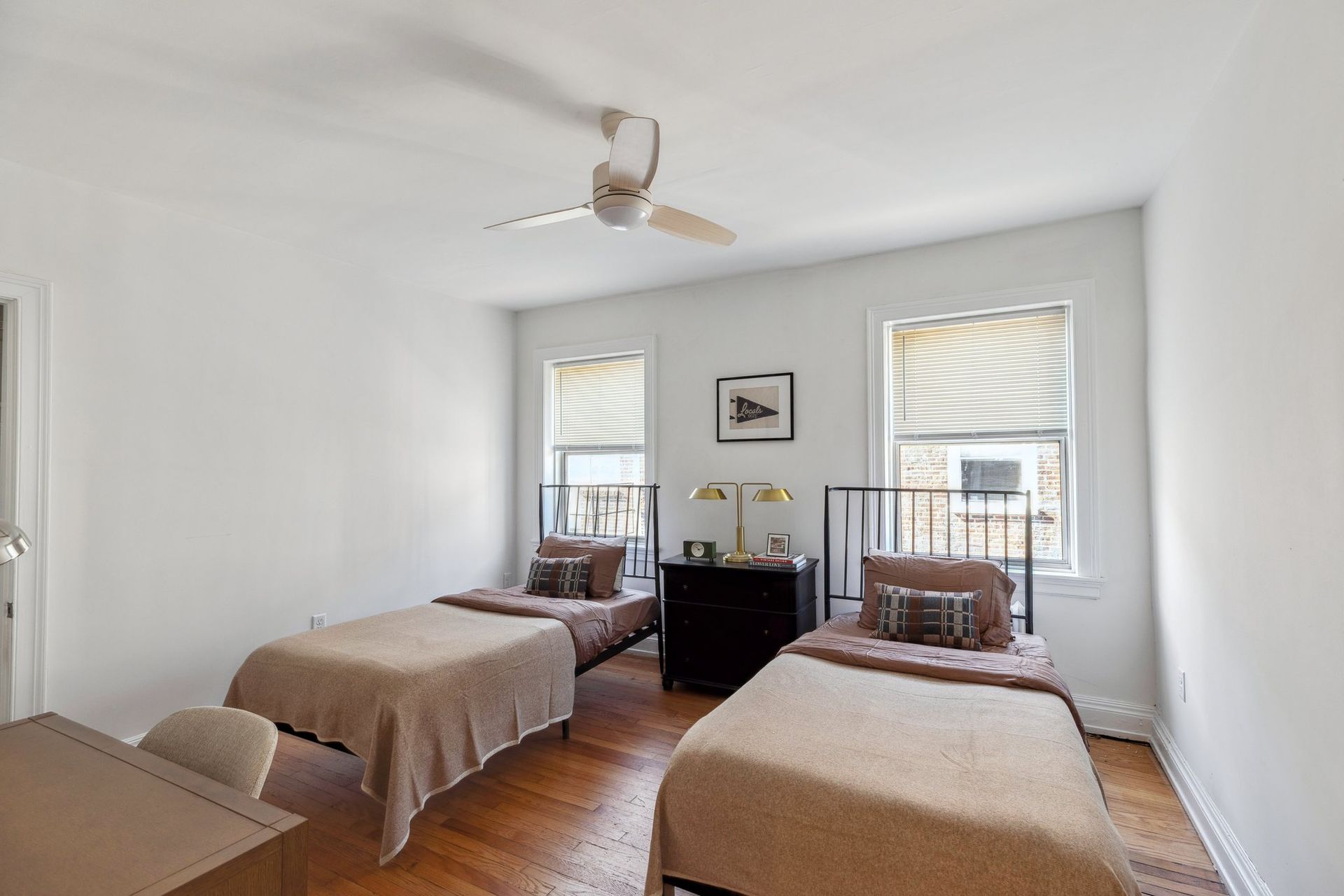 Twin beds bedroom at 10 Montgomery, Bala Cynwyd