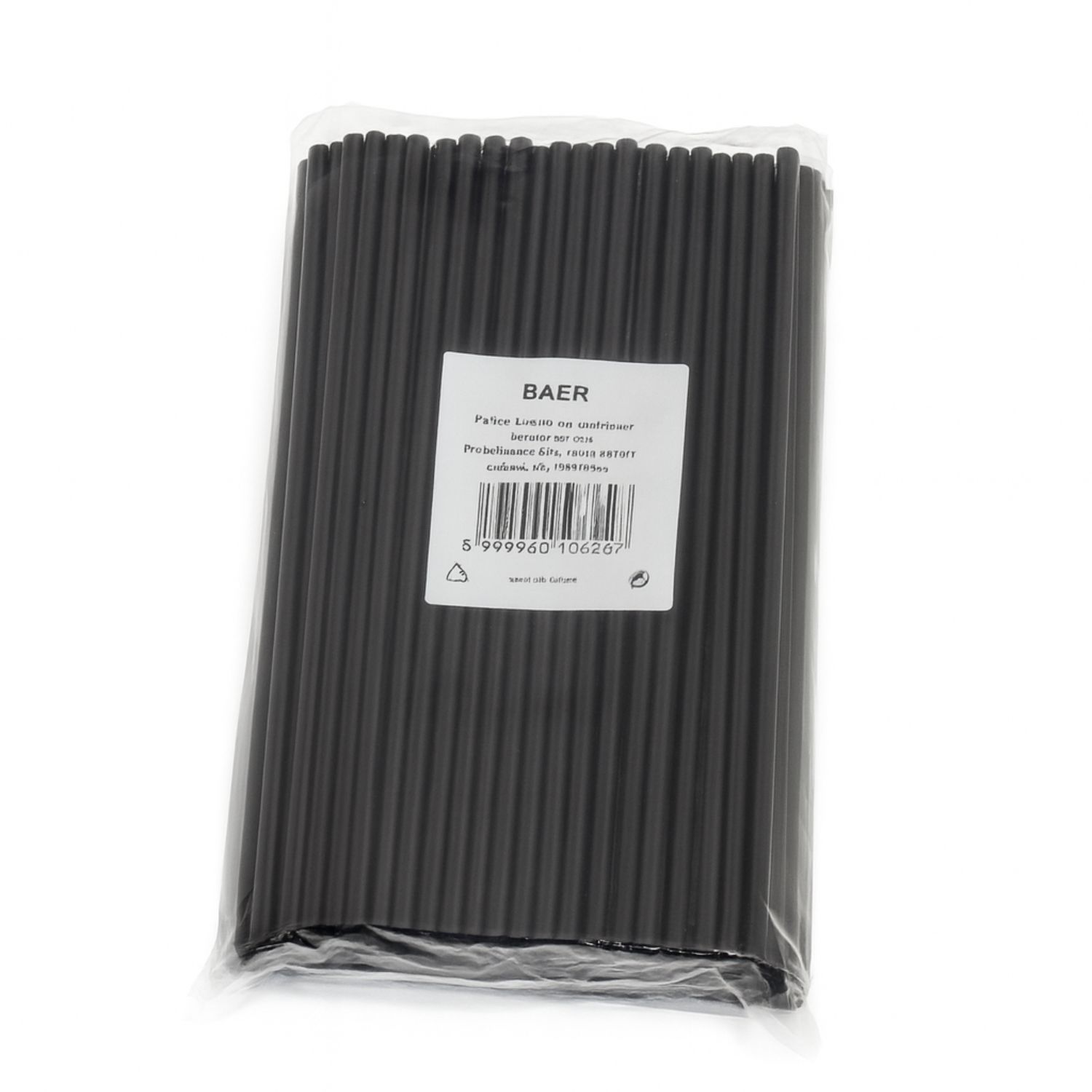 Packung mit schwarzen Trinkhalmen mit Etikett.