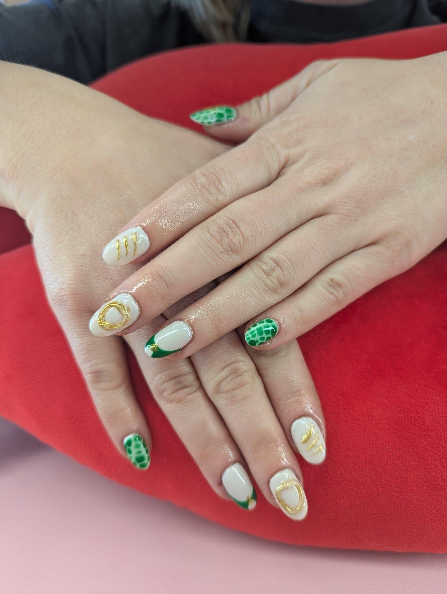 nails from top springfield nail artist