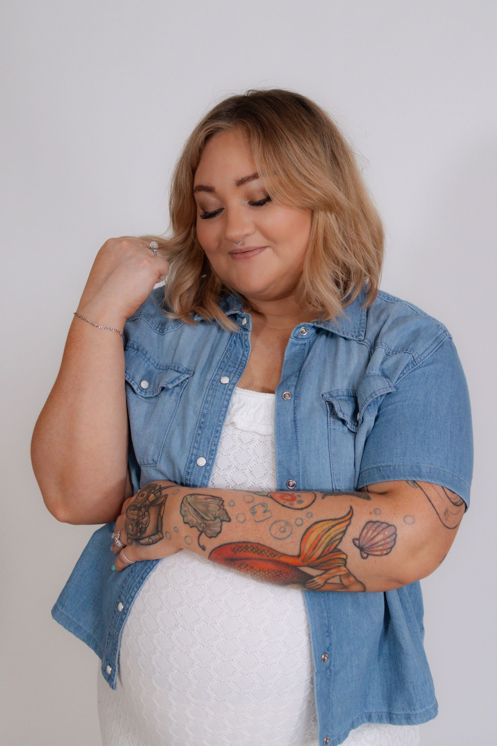 elise | nail stylist in springfield mo