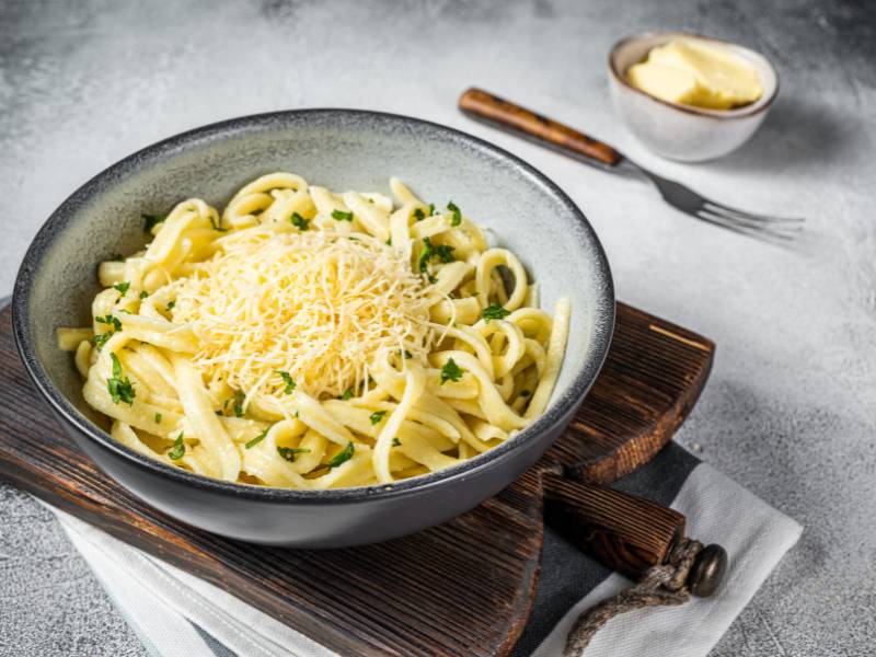 Melanie Kurz, Rechtsanwaltsfachangestellte