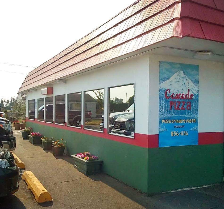 A building with a sign that says cascade pizza in Sedro-Woolley, WA
