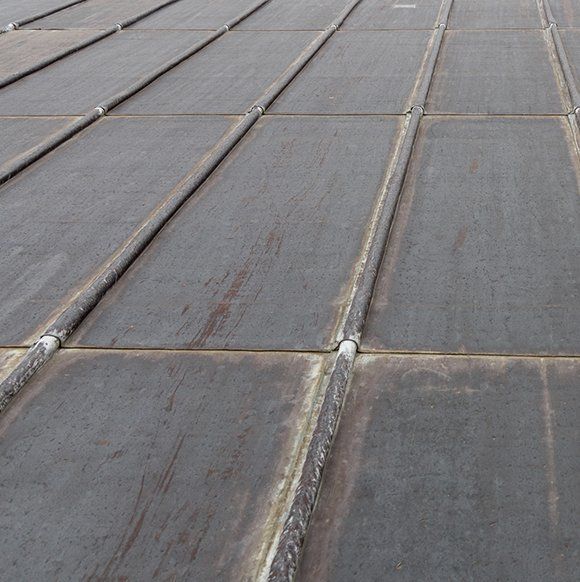 a close up of a roof with a lot of lines