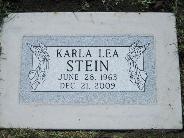 Flat marker memorial